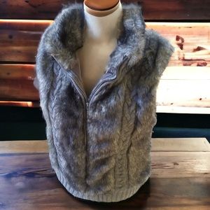 Dress Barn Women’s Faux Fur Cable Knit Sweater Vest | Size Small